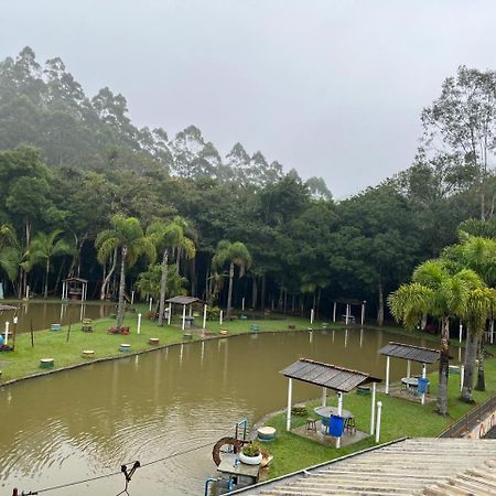 Pesqueiro Restaurante E Pousada Pingo De Ouro Piedade  Buitenkant foto